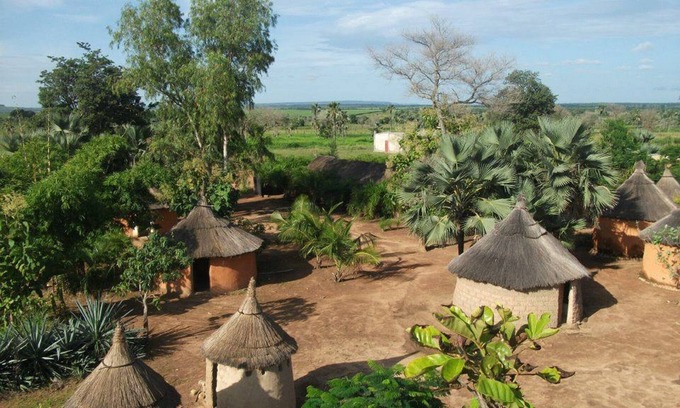 Banfora House | Ideal Accommodation for Groups: Boxes 1-7, Breakfast Included