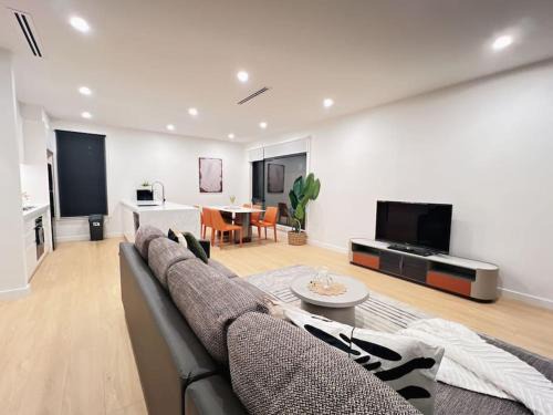 Box Hill North Apartment | Discover BoxHill North Designer Grad Home for Families