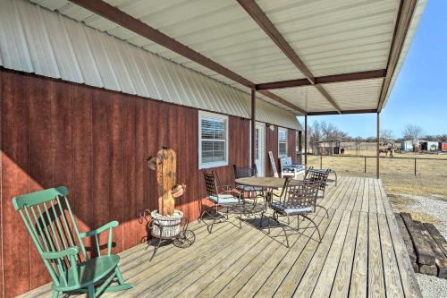 Wise County House | Charming Boyd Countryside Cabin with Patio & Pet-Friendly Stay