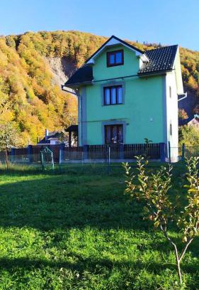 Yaremche House | Top-Rated Boykivska Familiya with Private Beach Access