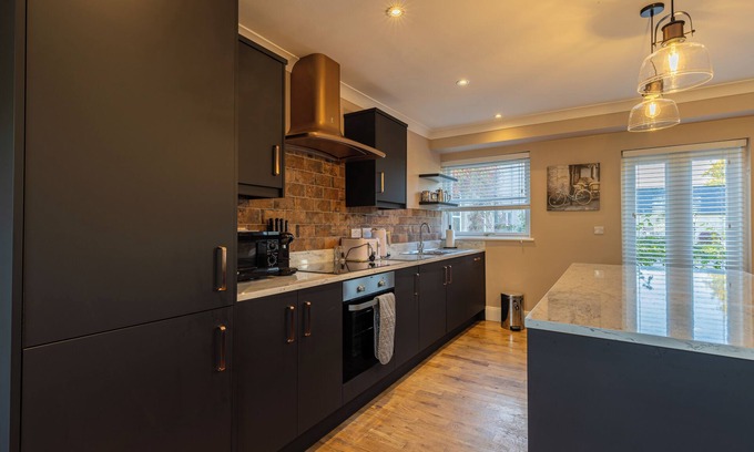Trim House | Highly Rated Boyne View House with Breakfast & Kitchen