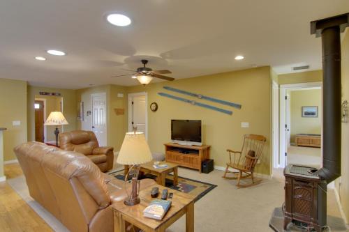 Four Corners Apartment | Pet-Friendly Bozeman Condo with Grill, Near Hot Springs!