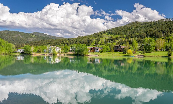 Bozeman House | Relaxing Bozeman Summer Retreat Near Community Pond