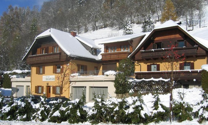 Bad Kleinkirchheim House | Pet-Friendly Retreat at Pension Bräuhaus - Rated 9/10 by Guests