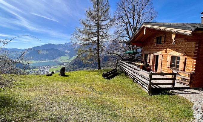 Walchsee Cabin | Top-Rated Bründling Alm in Österreich with Ocean Views
