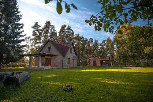 Mersrags House | Beachfront Brīvdienu māja Sauleskrasti with Ocean Views