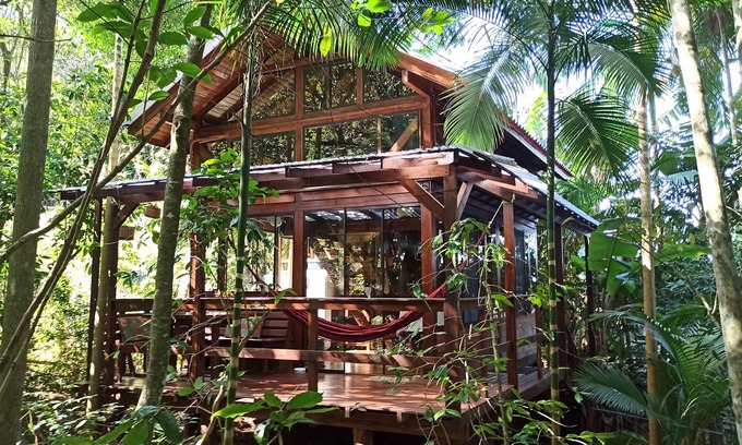 Pantano do Sul House | Eco-Friendly Casa Juçara: Your Forest Retreat in Floripa