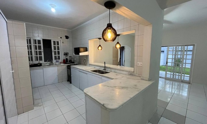 Balneario Praia do Pernambuco House | 5 minutes walk to Mar Casado Guaruja Beach