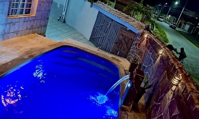 Mongagua House | Relaxing Retreat: Casa com Piscina em Mongaguá Awaits You