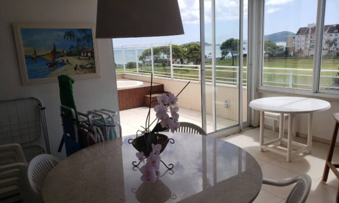 Cachoeira do Bom Jesus Apartment | Ocean View Retreat with Spa and Family-Friendly Amenities