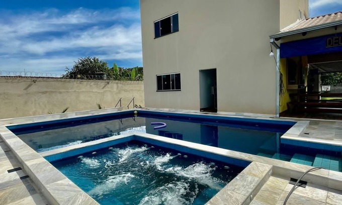 Caldas Novas House | Luxury mansion 5km from the center, pet friendly.