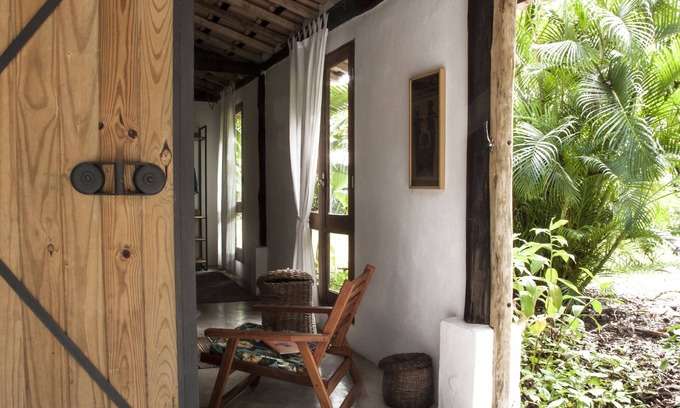 Santa Cruz Cabralia Cottage | Discover The Lion Cottage - Studios with Kitchen Amenities