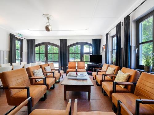 Heusden Gem Asten House | Brabant Mansion for Groups, cleaning included