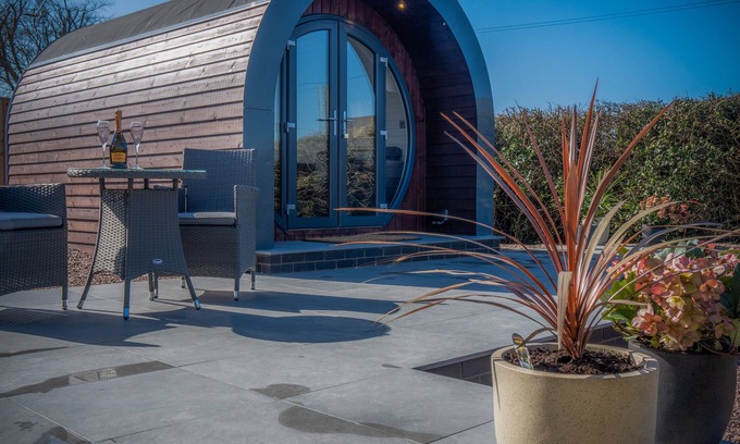 Tenby Cabin | Cozy 1 Bed Pod at Bracken Burrows - Near Attractions