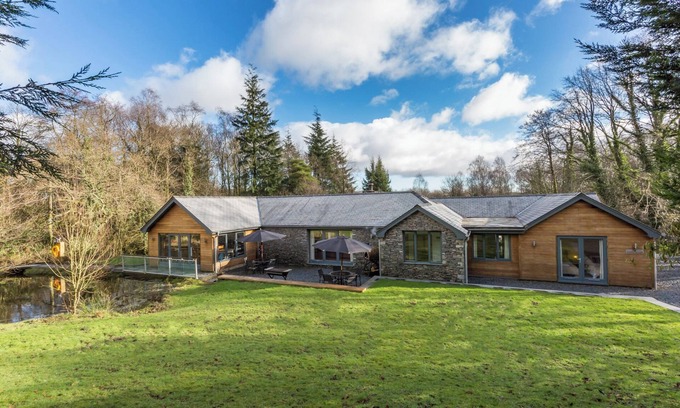 Penny Bridge Cottage | BRACKEN GROUND, pet friendly, luxury holiday cottage in Coniston