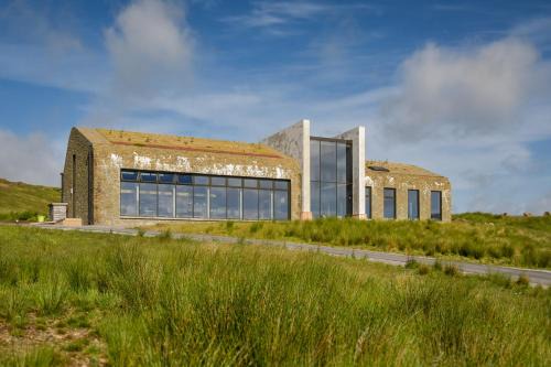 Achachork Hotel | Discover Bracken Hide Hotel: Cozy Retreat with Dining