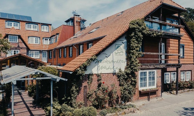 Wolfsburg Hotel | Discover Brackstedter Mühle e.K.: Family-Friendly Retreat