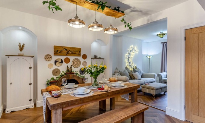 Knaresborough House | Bradbury Cottage - Two Bedroom House, Sleeps 4