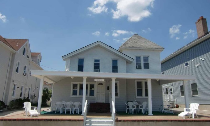 Bradley Beach House | Oceanfront Escape at Bradley Beach with Pool & Spa