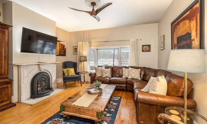 Lower East Side House | Discover Brady St. Inn and Gallery – Rated 9.8/10!