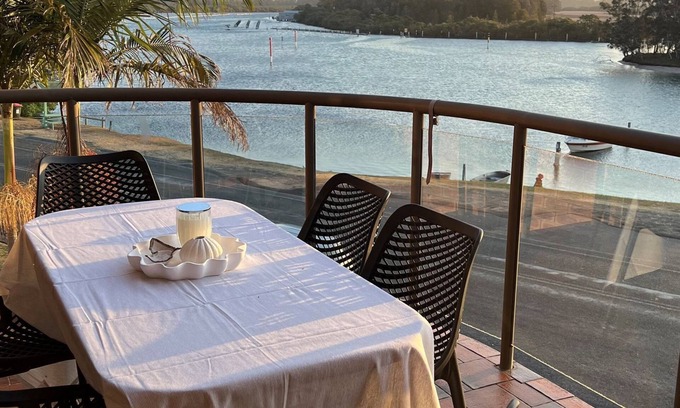 Forster Apartment | Beautiful Braemar 7: Lakefront Apartment with Pool & Views