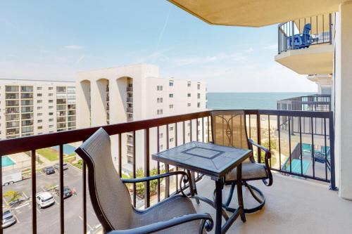 North Ocean City Apartment | Oceanfront Retreat at Braemar Towers 805 with Pool Access
