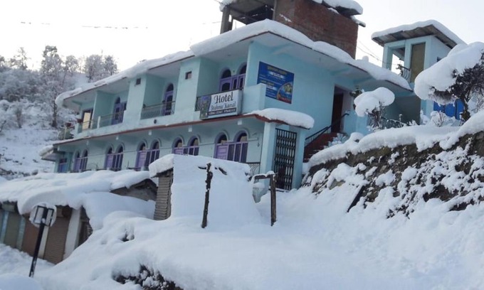 Munsyari Hotel | Budget-Friendly Stay at Vamoose Brahma Kamal with Dining