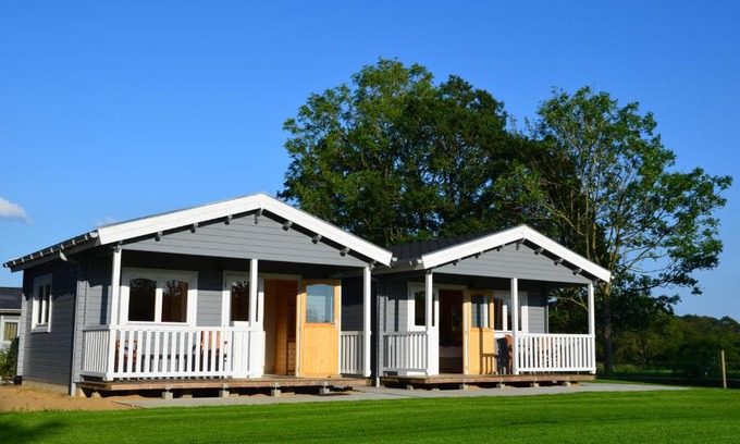 Egtved House | Elegant Brakkerhus: Top-Rated Stay with Kitchen Access