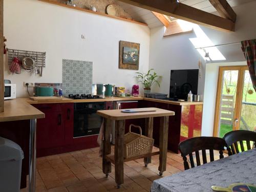 Saint-Didier-en-Donjon House | Cozy Bramble Cottage: Pet-Friendly Getaway with Great Reviews