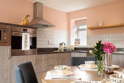 Turriff House | Family-Friendly Bramble Cottage with Outstanding 9.6 Rating