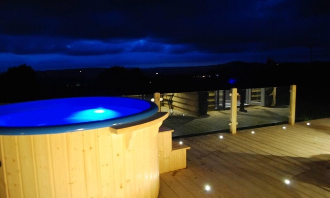 Leek Cabin | Relaxing Brambles Farm Peak District Lodge with Spa & Hot Tub