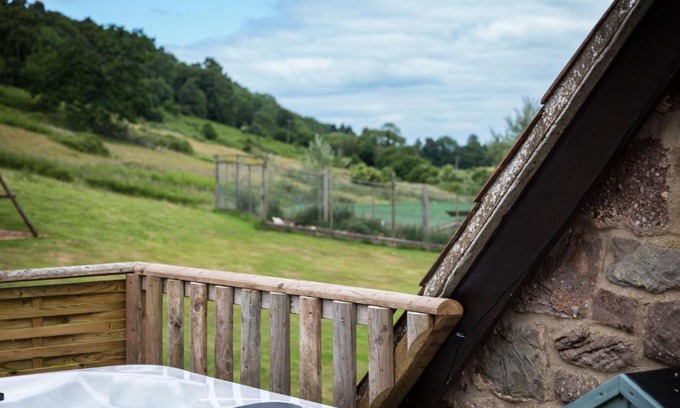 Cinderford House | Experience Brambles: Family-Friendly 4-Star Retreat