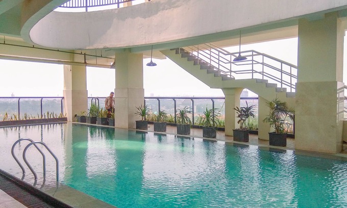 Pondokcina Apartment | Modern 1BR Apartment with City View at Atlanta Residences