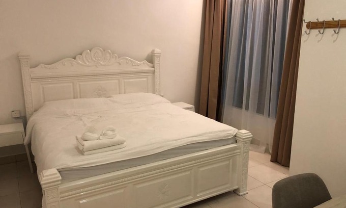Ringlet Apartment | Brand New Family-Friendly Apartment in Local Neighborhood