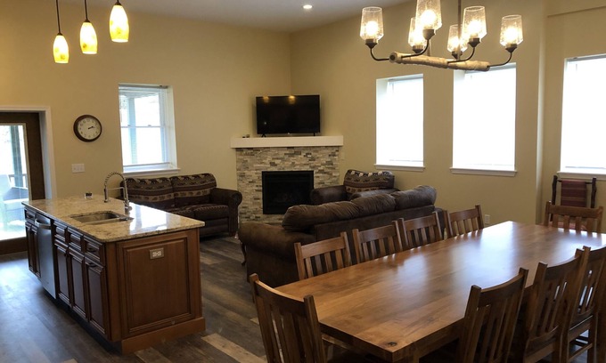 Ellicottville House | Experience Elegance at Chardonnay Chalet in Ellicottville