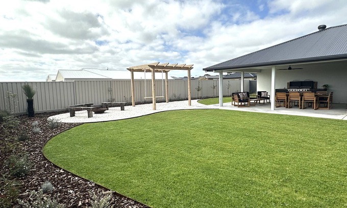Waterhouse House | Brand new build in town, aircon & wifi