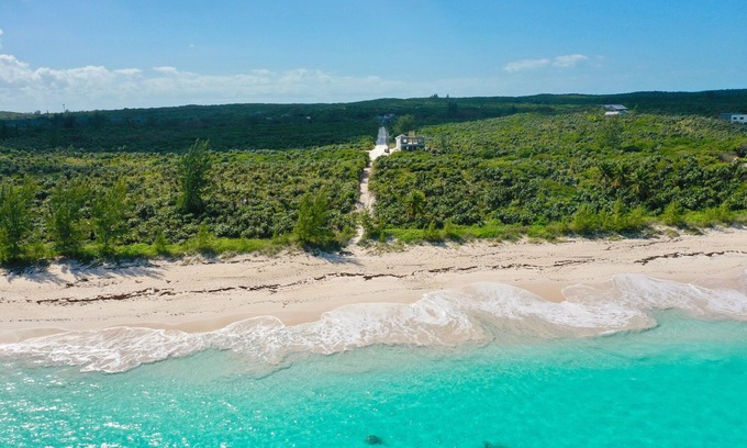 North Palmetto Point Cottage | New Cottage Steps from Beach with Ocean Views & Pool