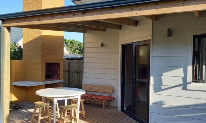 Cape Saint Francis House | Inviting Cottage Steps from the Beach with Free Wi-Fi