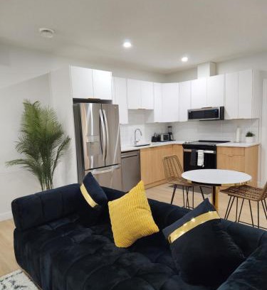 Southeast Calgary Apartment | Brand New 2 Bedroom Apartment with AC & Den - Guest Rated 10/10