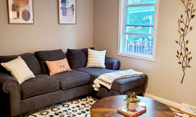 Syracuse Apartment | Modern 2 BR Unit Near University and Hospitals, Pet Friendly
