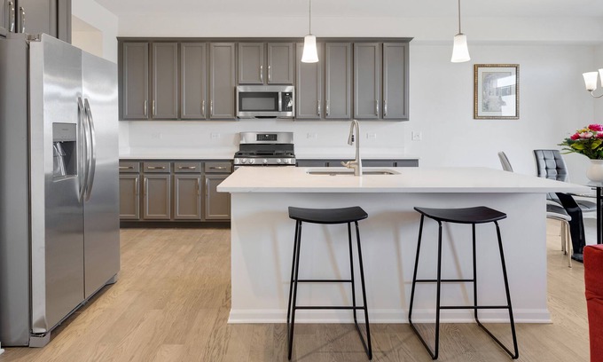 Fox Valley House | Brand-New Executive Townhouse in Naperville Area