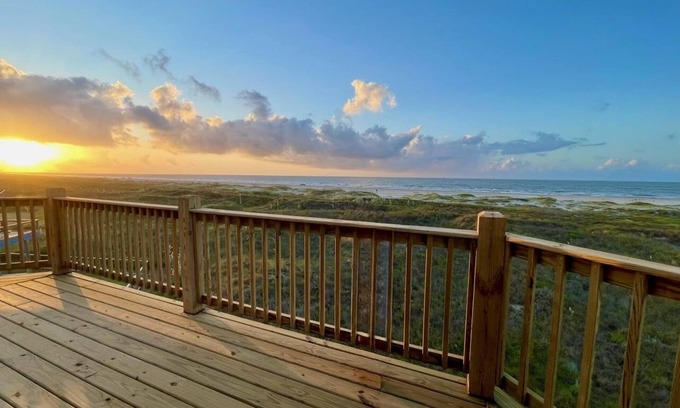 Matagorda House | New Beachfront Home in Matagorda with Ocean Views
