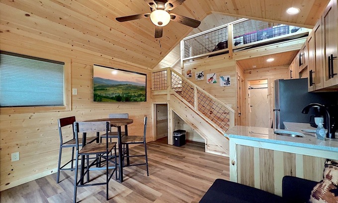 Hiawassee Cottage | Modern Lakeview Tiny Home in Downtown Hiawassee