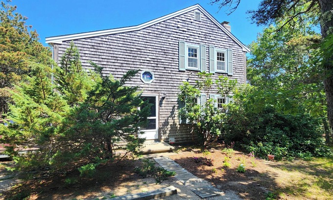 Truro House | BRAND NEW LISTING! Comfortable 3BD-A/C, Deck, Short Drive to All the Best of Truro!