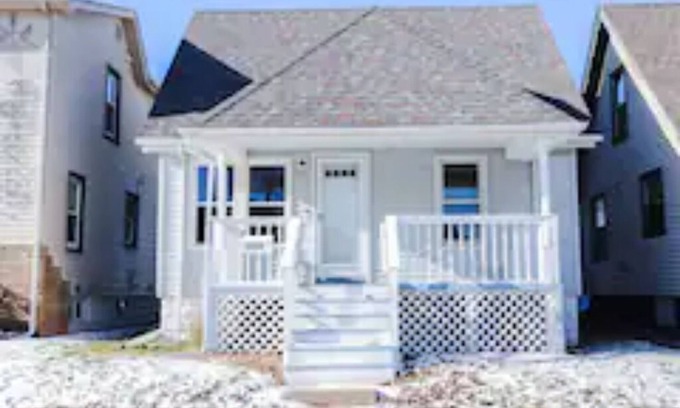 Wyandotte House | Explore a New Ocean View Escape by a Superhost!