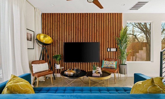 Govalle House | Modern Retreat in East Austin with Patio & Fire Pit