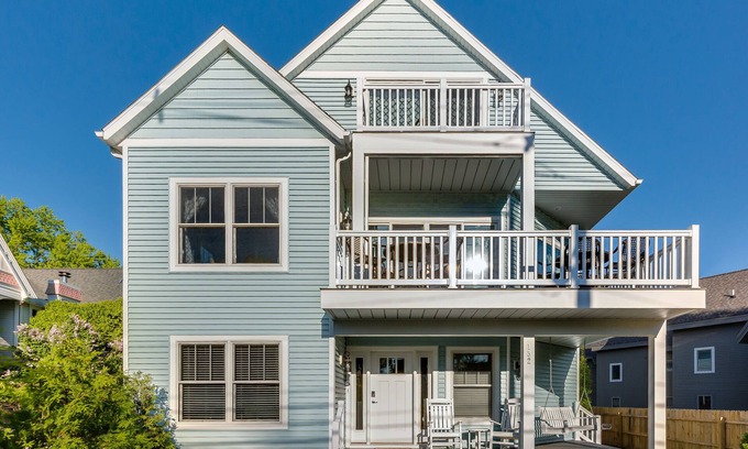 South Haven House | New Beach Homes by North Beach - Rated 10/10, Walk to Town