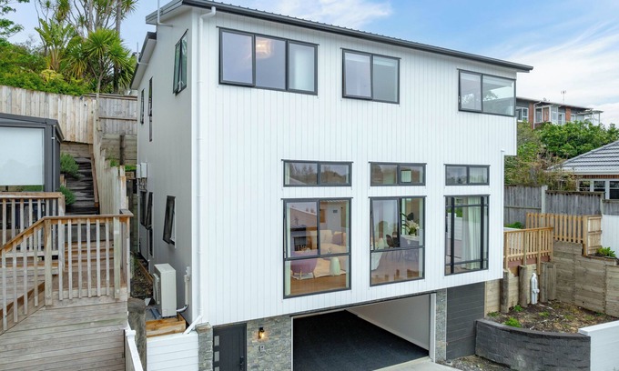 Devonport House | Brand New Luxury Waterfront Home Devonport with BBQ & Nespresso