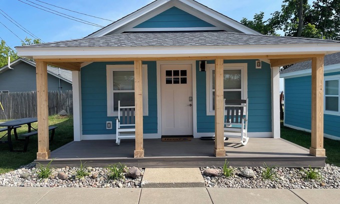 Houghton Lake Cabin | Discover a Modern Cabin Steps from Beautiful Houghton Lake