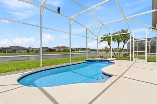 Crescent Lakes House | Discover the Oasis: Smart TVs, Pool & Games for Families